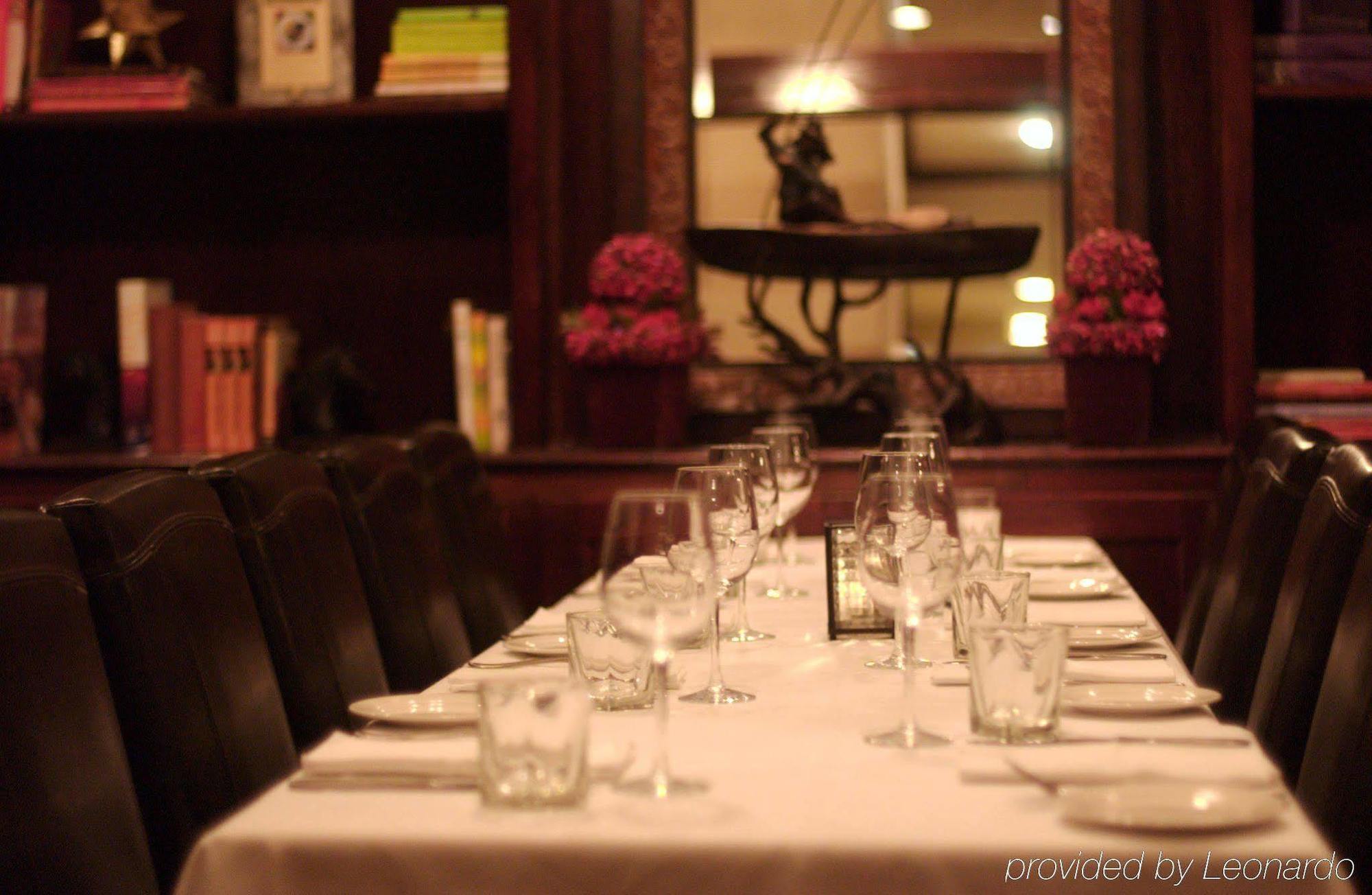 Grand Hotel McKinney Restaurant bilde